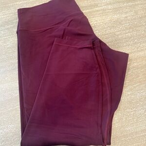 Lululemon burgundy legging